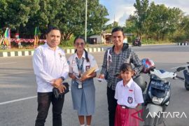 BKKBN Maluku galakkan gerakan ayah mengantar anak ke sekolah