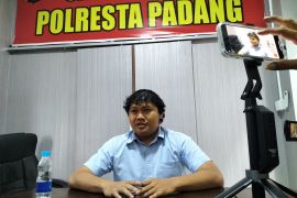 Polisi selidiki motif di balik ledakan bom di Padang
