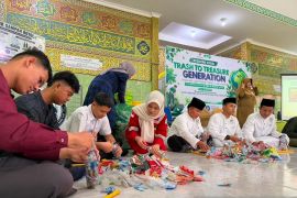 Dari Pesantren untuk Lingkungan, EMP Bentu -- Korinci Baru Limited Bangun Budaya Kelola Sampah