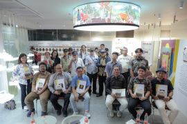 Buku Prahara di Lembah Parau, ILUNI UI FIB dan Bappenas bahas sejarah, buruh, dan lingkungan