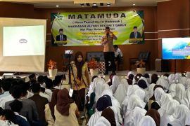 Polres Garut edukasi siswa dalam MPLS tentang bahaya perundungan