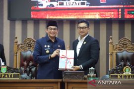 Bupati Tanah Bumbu sampaikan KUA-PPAS 2027 ke DPRD