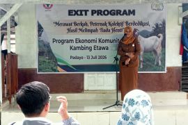 UPZ Baznas Semen Padang Tuntaskan Program Kambing Etawa, Dorong Mustahik Menjadi Muzaki