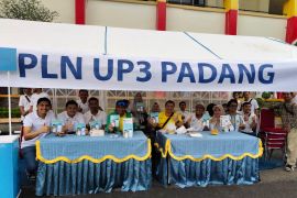 PLN UP3 Padang Hadir di Tengah Euforia Nobar Piala Dunia, Dekatkan Layanan Kelistrikan kepada Masyarakat