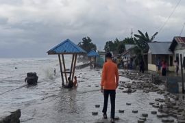 BPBD Parigi Moutong segera pasang tanggul darurat di wilayah terdampak abrasi