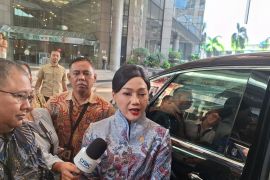 OJK siapkan dewan komisioner baru pengawas bursa mineral dan komoditas