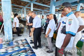 TPID Sorong intensifkan pengawasan harga bahan pangan untuk kendalikan inflasi