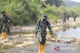 Marinir TNI AL patroli susuri Sungai Cileungsi cegah pencemaran