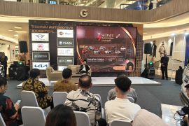 Belasan kendaraan ikut pameran otomotif di Surabaya