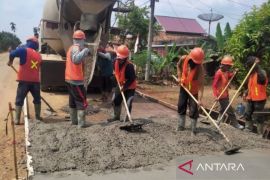 Jalan beton di Geragai Tanjabtim selesai dikerjakan PetroChina Jabung