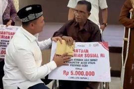 Pemkab Aceh Utara salurkan santunan korban banjir Rp2,48 miliar