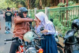 Wakil Wali Kota Bogor ajak ayah sempatkan antar anak ke sekolah
