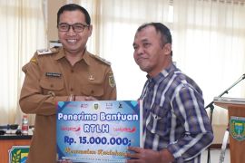 Pemkot Madiun salurkan bansos renovasi RTLH dan jambanisasi