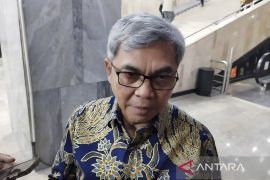KPK nilai terlalu dini ambil alih kasus eks Jampidsus