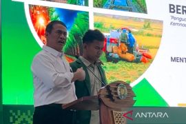 Mentan Amran bantu mahasiswa yang kuliah sambil berjualan mochi