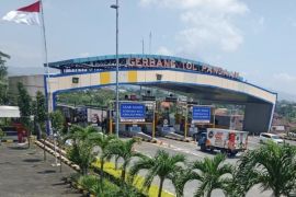PJR Polda Jatim imbau masyarakat utamakan keselamatan saat berkendara