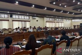 DPRD soroti dugaan pelanggaran tata ruang di tebing Pecatu