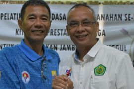 Pelatih panahan legendaris Jambi Amir Rullah meninggal dunia