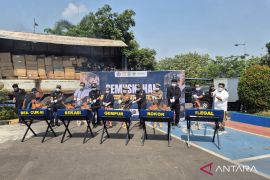 Bea Cukai Bekasi musnahkan barang kena cukai illegal senilai Rp1,66 M