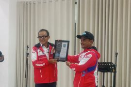 Bupati ajak peserta CRF 250 Rally Indonesia promosikan wisata Belitung