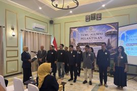 Khofifah minta alumni Airlangga asal Bali kolaborasi dukung program Pemprov Bali