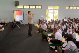 Polsek Tapin Utara edukasi pelajar cegah narkoba dan pergaulan bebas