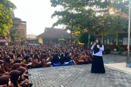 SMA Negeri 5 Pekanbaru dukung lingkungan sekolah bebas Bullying melalui Penyuluhan Hukum