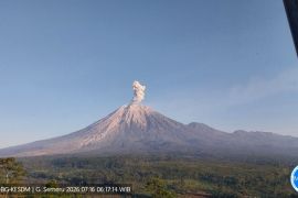 Aktivitas Gunung Semeru masih didominasi gempa erupsi