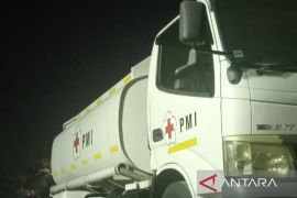 PMI Cianjur siagakan satu unit truk tangki untuk pasok air bersih selama kemarau