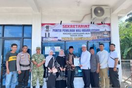 Ketua "DPRD"nya Lingkuang Aua, Afri Suhaldi daftar bacalon wali nagari