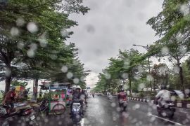 BMKG prakirakan hujan guyur mayoritas kota besar Indonesia