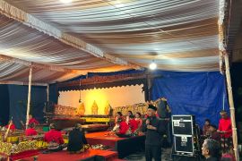 Sumanto ajak generasi muda pahami cerita wayang kulit