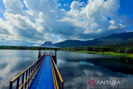 Pemkab Natuna beri bahan kimia pengolah air ke Perumda