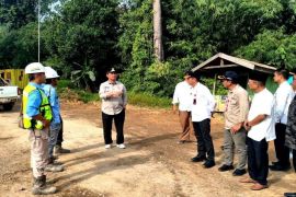 Bupati Shalahuddin desak PT BBN perbaiki jalan kabupaten yang rusak