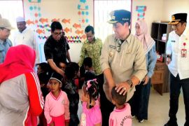 Shalahuddin salurkan bantuan Sip Pintar untuk murid TK Permata Bunda Mampuak II