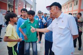Prabowo vows higher education, job support for Sekolah Rakyat alumni