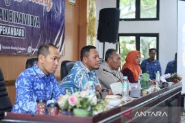Wako Pekanbaru dorong pejabat turun lapangan naik motor rasakan keluhan warga
