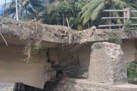 Pemkab Donggala libatkan pemprov perbaiki jembatan Lumbudolo