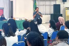 Dispar Maluku bekali mahasiswa KKN IAKN Ambon dengan materi digitalisasi wisata