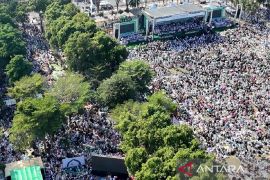 Seratusan ribu jamaah selawat nariyah doakan bangsa di Situbondo