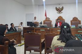 Hakim tolak praperadilan Roy Suryo soal kasus penetapan tersangka