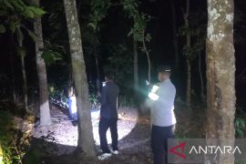 Polisi selidiki penemuan jenazah pasutri di kebun karet Banyuasin