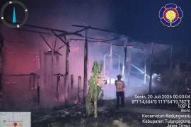 Damkar Tulungagung tangani dua kebakaran kandang ternak