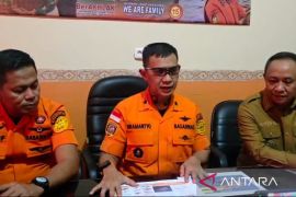 Basarnas kerahjkan alutsista udara cari 18 korban KM Nurul Salsa