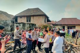 Polres Prabumulih salurkan bantuan sosial untuk korban kebakaran Desa Tanjung Telang