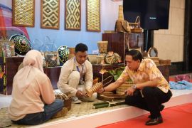 Menjaga anyaman Teduhu tetap hidup