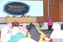 Tenaga kependidikan UNG dibekali keterampilan manajemen stres