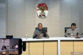KPK tetapkan Bupati Lombok Barat dan dua orang jadi tersangka korupsi
