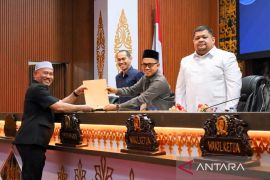 Pemko Pekanbaru serap masukan 8 Fraksi DPRD untuk perbaikan tata kelola APBD 2025