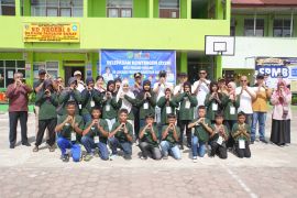 Wali Kota Padang Panjang Lepas Kontingen O2SN ke Tingkat Provinsi Sumbar